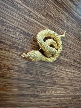 Vintage Gold Snake Reptile brooch pin
